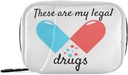 Naanle Blue und Red Pill Box 7 Tage Case Tasche Reise Organizer mit Reißverschluss Portable Weekly Compact Größe für Vitamin Supplement Halter Ein Cartoon Weiß 4.6 x 3.14 x 1.88 Zoll