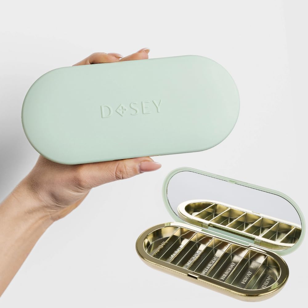 Dosey 7 Day Pill Compact Travel Pill Organizer - Pille Case mit 7 Pillen-Komponenten für medizinische Aufbewahrung &amp; Schutz – Stylish & Elegant Medication Organizer mit Spiegel, Sage