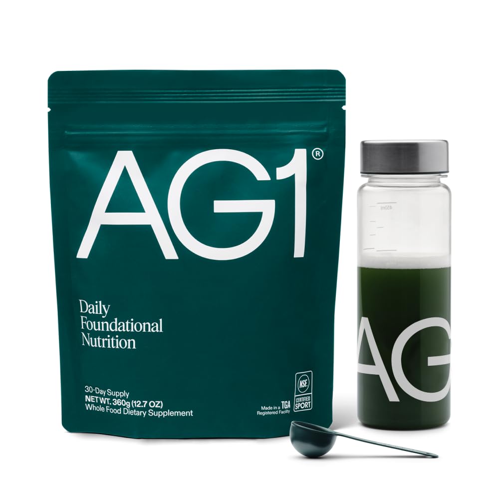 AG1 Greens Powder Supplement | Verbessern Gut Gesundheit | Multivitamin, Probiotisch, Glutenfrei, Vegan und Keto freundlich | Shaker & Scoop Included | 75 Vitamins (Athletic Greens), Classic Formula